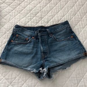 Levi’s 501 short- size 27